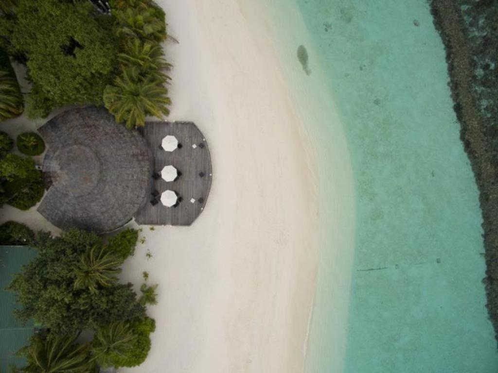 Angaga Island Resort And Spa Esterno foto