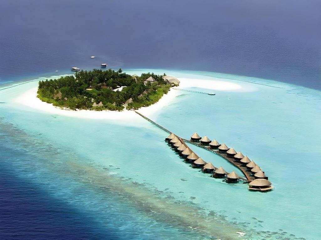 Angaga Island Resort And Spa Esterno foto